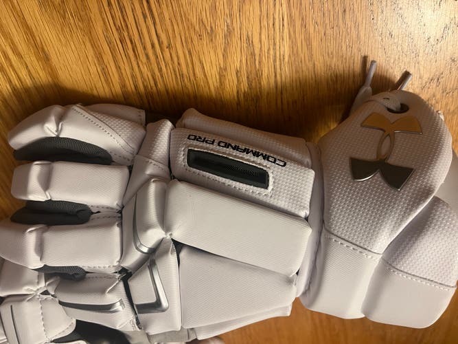 New Player's Under Armour Command pro 3 Lacrosse Gloves 13"