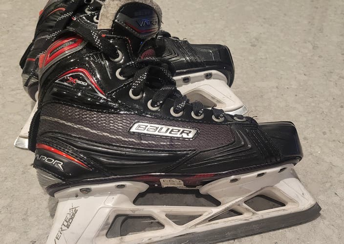 Bauer vapor x900 Hockey Goalie Skates Size 4.5