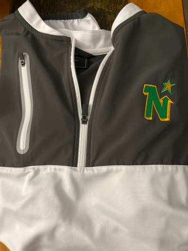 North Stars White Used XL  Sweatshirt