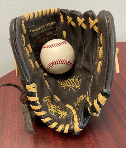 Infield 11" Highlight Series Baseball Glove