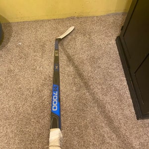 Senior Right Handed P88  Nexus 7000 Hockey Stick