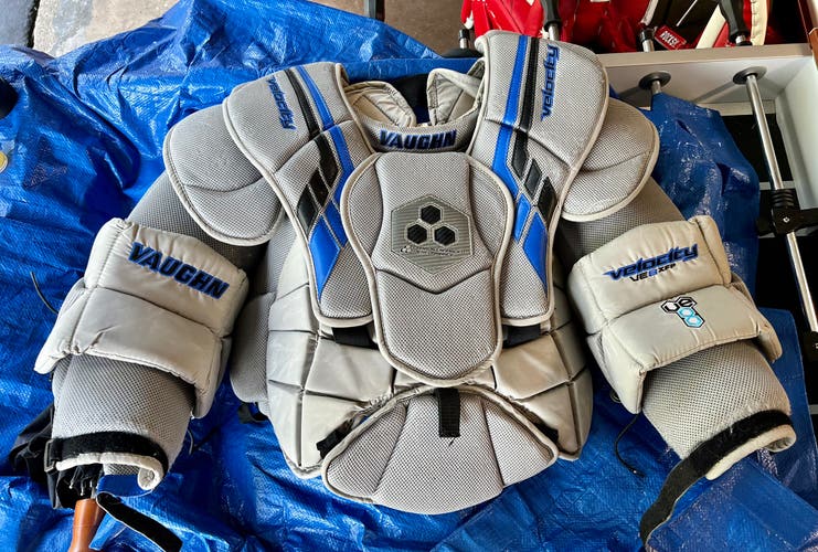 Used Medium Vaughn  Velocity VE8 Int Goalie Chest Protector