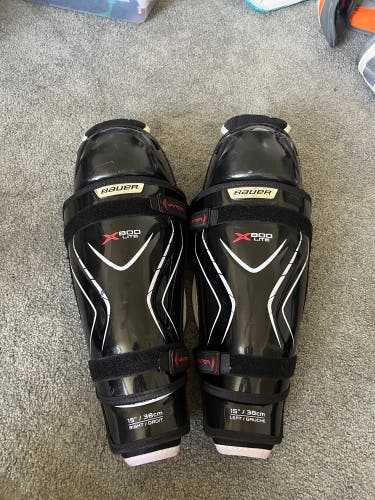 Bauer  Vapor X800 lite Shin Pads
