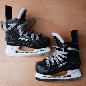 Youth Used Youth Bauer Nexus 22 Hockey Skates Regular Width Size Y13R