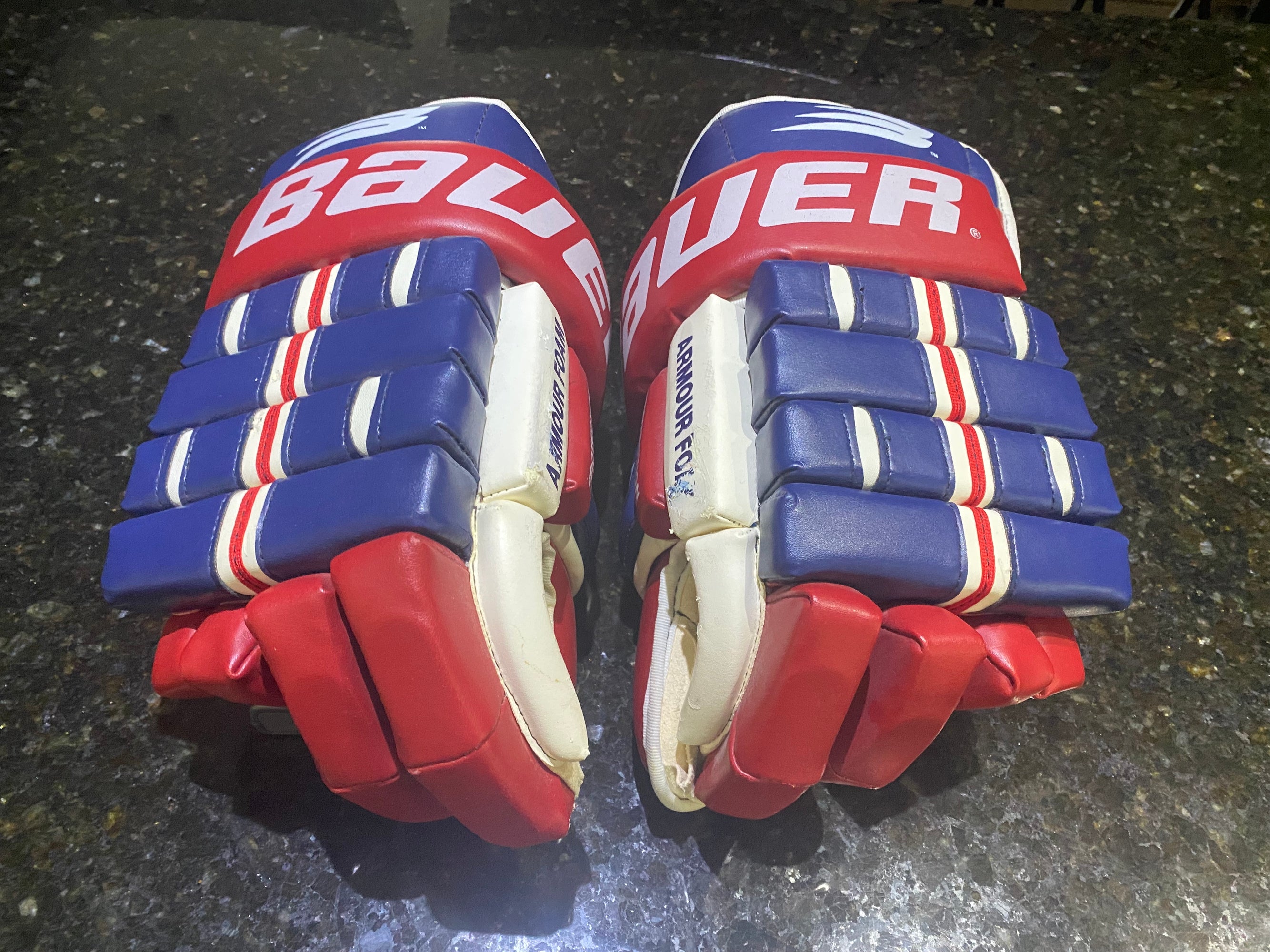 Almost new All LEATHER Montreal Canadiens colors Bauer Hockey Gloves 14