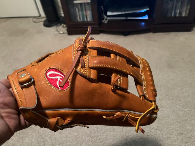 Outfield 12.75" Heart of the Hide Baseball Glove