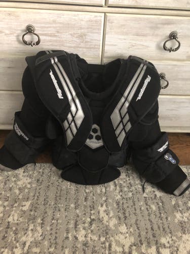 Used Large Vaughn VE8 Pro Carbon Goalie Chest Protector