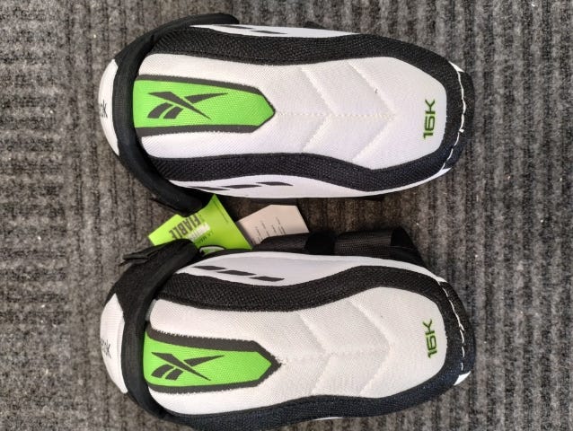 New Small Reebok 16K Elbow Pads