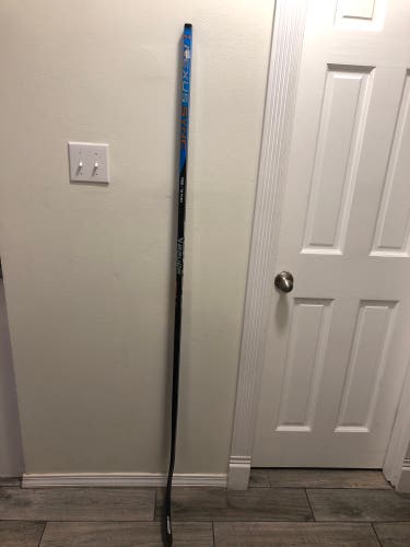 Intermediate Right Handed P92 Nexus Sync Hockey Stick