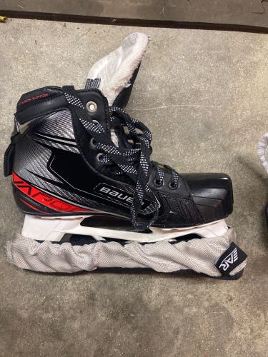 Used Bauer Regular Width Size 9 Hockey Skates