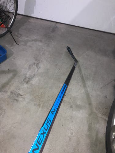 Senior Left Hand P92M Pro Stock Nexus 2N Pro Hockey Stick