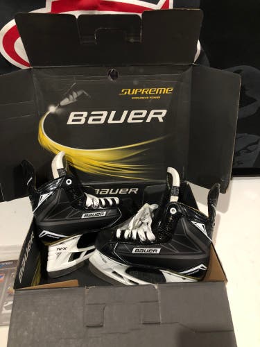 New Bauer Regular Width Size 4.5 Ignite Pro Hockey Skates