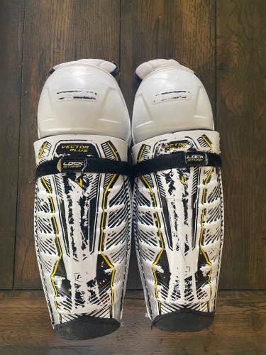 CCM Tacks Vector Plus Shin Guards