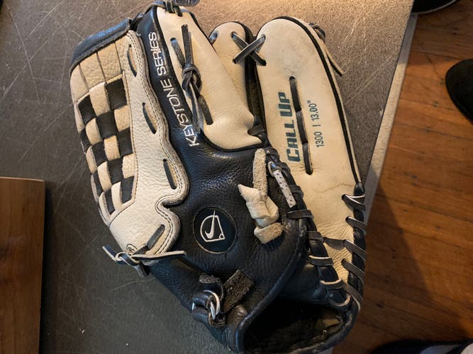 Nike Right Handed 13" Diamond Ready Baseball Glove