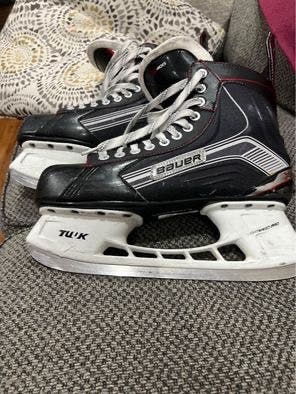 Used Bauer Regular Width  Size 11 Vapor X400 Hockey Skates