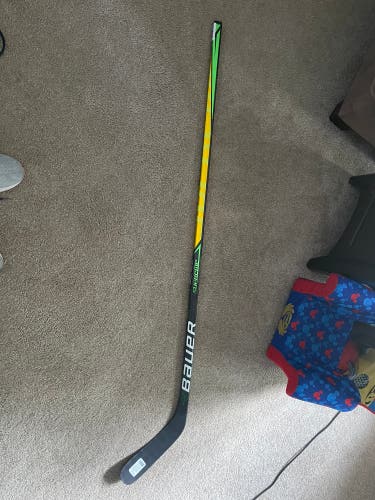 New Right Handed Supreme UltraSonic Hockey Stick