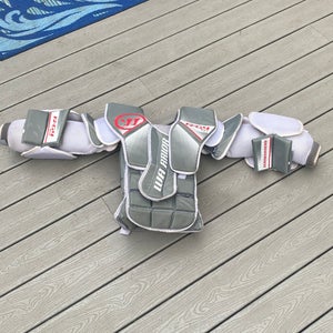 Used Medium Warrior r/g4 Goalie Chest Protector