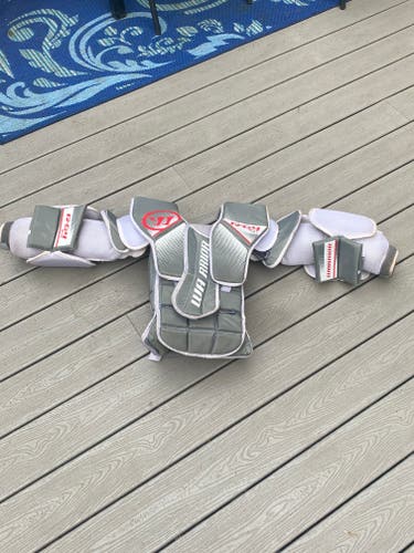 Used Medium Warrior r/g4 Goalie Chest Protector