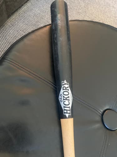Used Wood (-3) 30 oz 33" PC-43M Bat