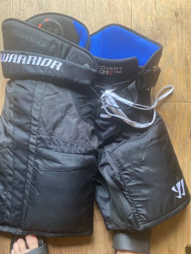 Senior Medium Warrior Pro Stock Covert QRE Pro Hockey Pants