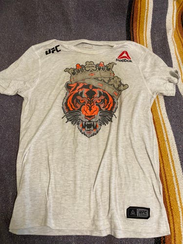UFC Reebok shirt CM