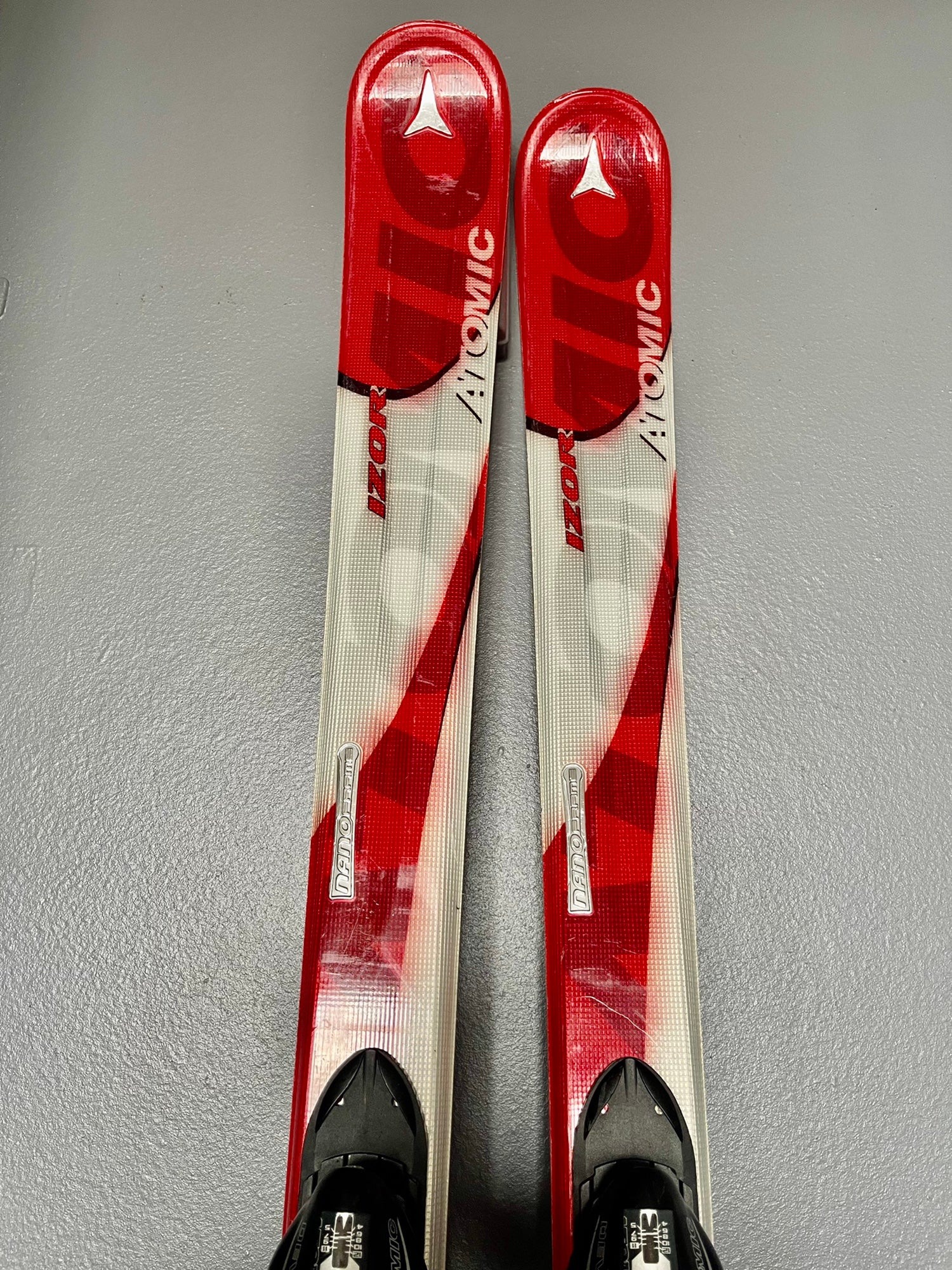 Atomic Izor 9.7 nano frame skis 159cm | SidelineSwap