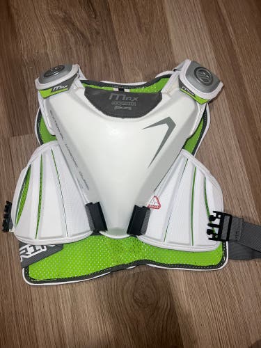 Used Medium Maverik MAX EKG Shoulder Pads