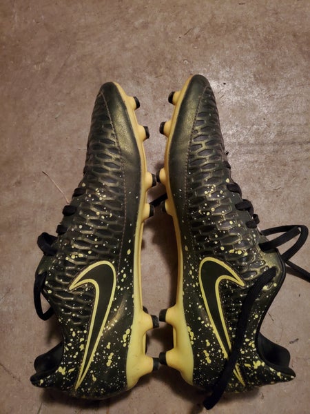 Black Men's Used Size 9.0 (Women's 10) Molded Cleats Nike Vapor Cleats
