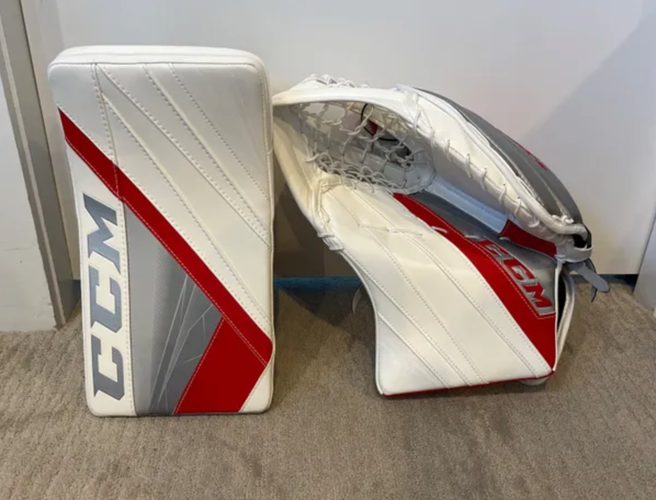 CCM Eflex 5 Glove Set New