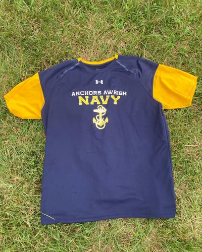Navy UnderArmour t shirt large