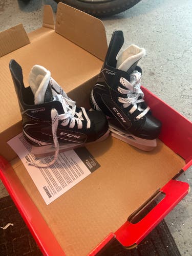 Youth Used CCM Tacks Hockey Skates Regular Width Size 10