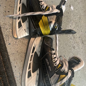 Used Bauer Regular Width Size 12 Supreme 3S Hockey Skates
