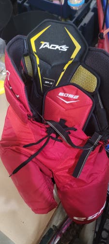 Senior Used Small CCM Tacks 6052 Hockey Pants