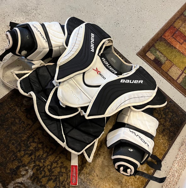 Used Medium Bauer Vapor X900 Goalie Chest Protector Pro Stock