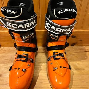 2021 Scarpa Maestrale Boots - size 31