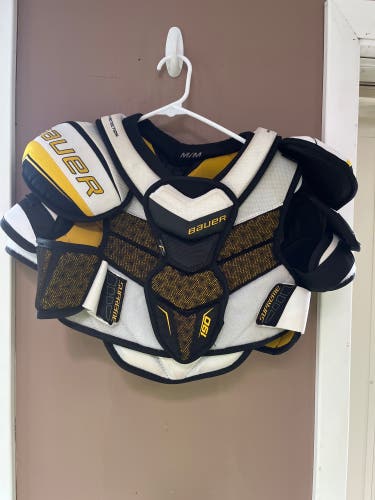 Used Medium Bauer  Supreme S190 Shoulder Pads