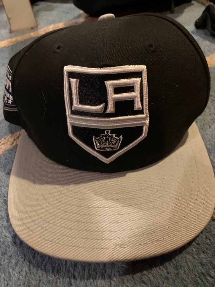 LA kings hat