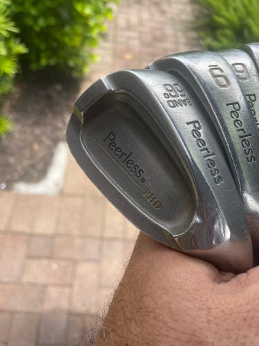 Mens iron set Peerless 6 Pc in right Handed