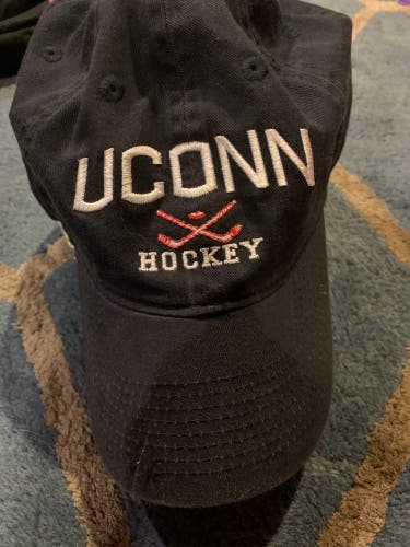UConn hockey hat