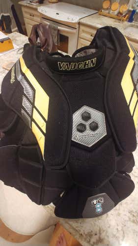 Used Small Vaughn Velocity VE8 Pro Goalie Chest Protector Pro Stock
