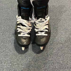 Game Used True Catalyst PRO Pro Stock Skates Colorado Avalanche Helm 8