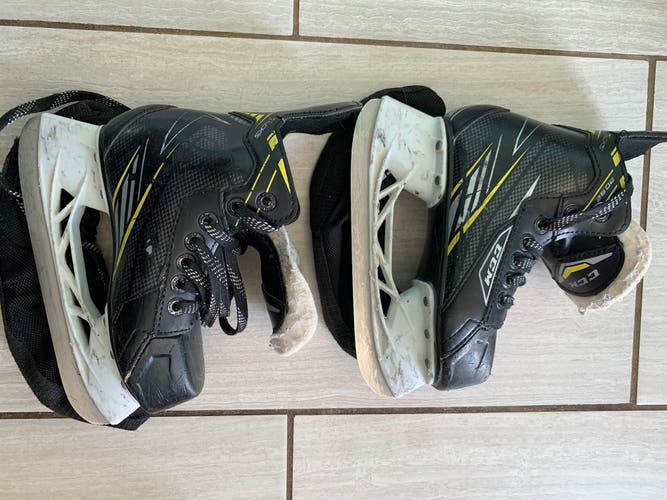 Used CCM Regular Width  Size 12 Tacks 2092 Hockey Skates