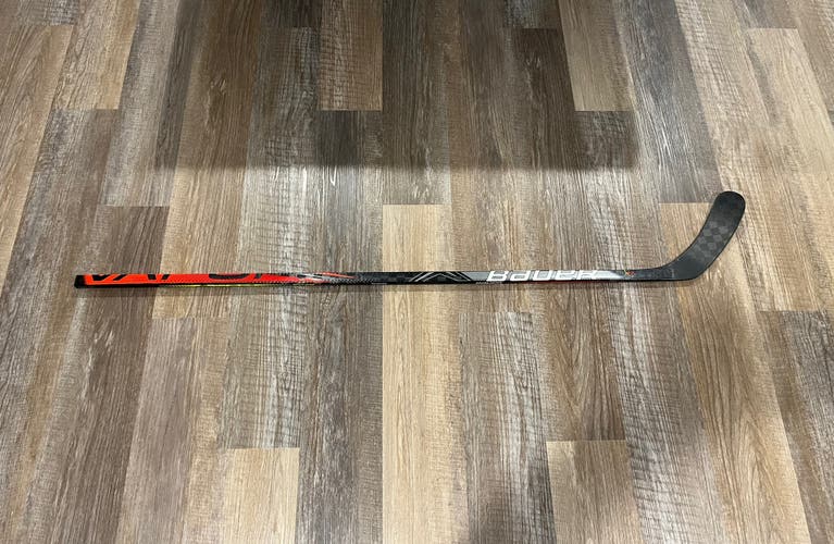 Bauer Vapor Apx2 Hockey Stick Dressed as a Vapor Flylite