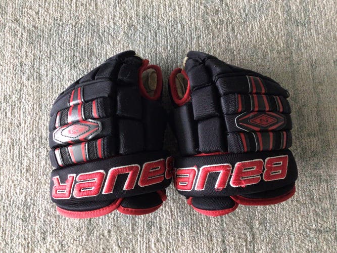 Used Bauer Nexus 800 10" Hockey Gloves - Black/Red