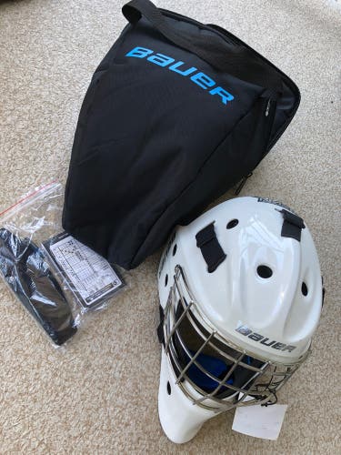 Senior New Bauer NME 10 Goalie Mask FT2  certification valid until HECC THE END OF 08-2023