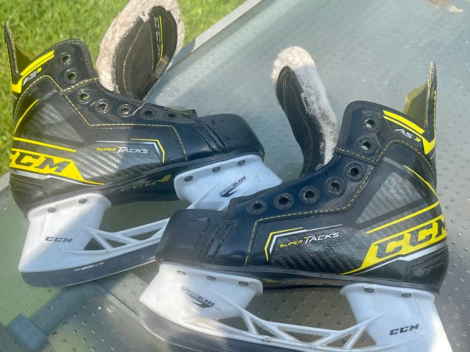 Used CCM Regular Width Size 12 Super Tacks AS3 Hockey Skates