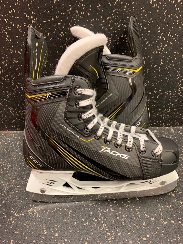 New CCM Size 5 Tacks Hockey Skates