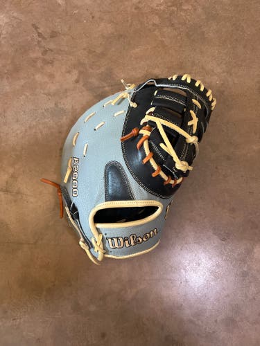 2021 A2000 1620SS 12.5” First Base Baseball Mitt
