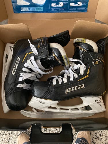 Used Bauer Regular Width Size 7 Supreme 2S Hockey Skates