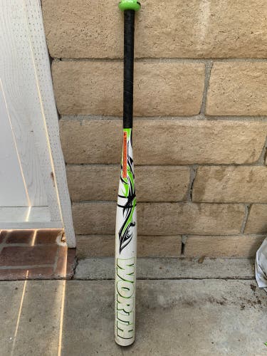 Worth 454 Toxic Slowpitch Softball Bat (-6) 28 oz 34"